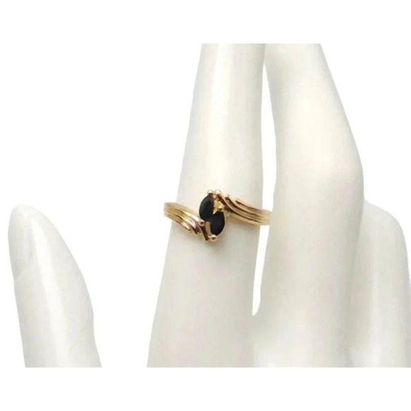 Unbranded Jewelry - Dark Blue Topaz Rhinestone Cocktail Ring Gold Tone Size 7 Vintage